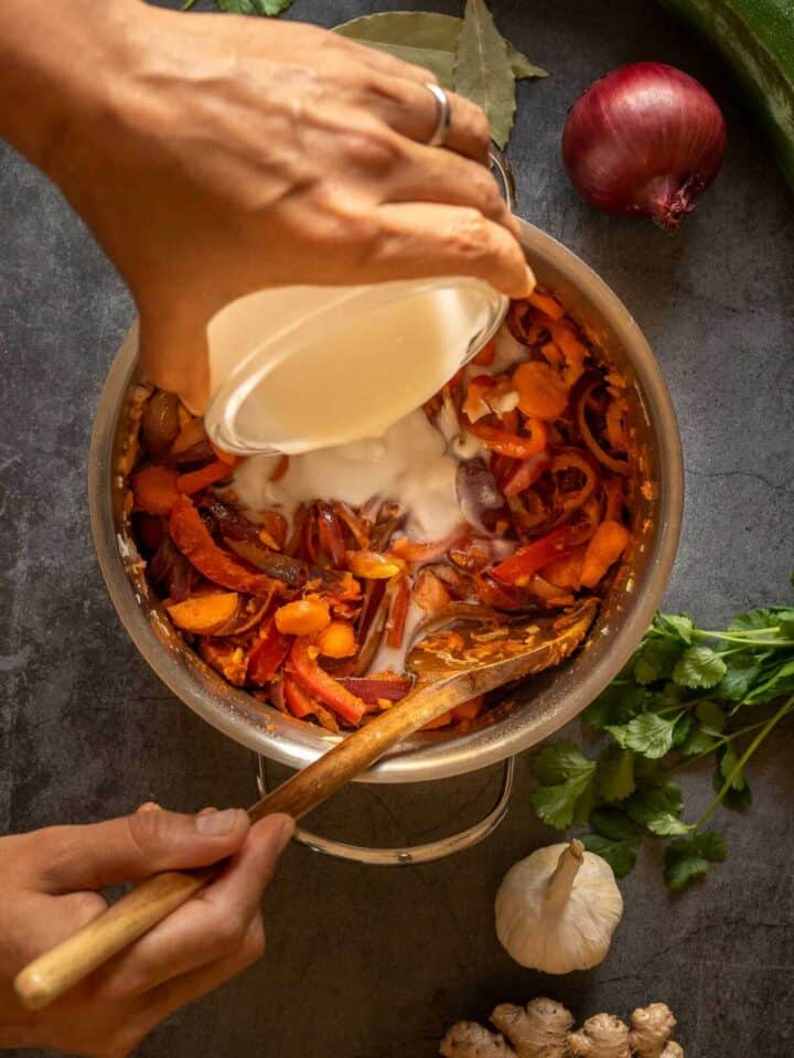 Curry de Garbanzos con Leche de coco Nómadas Gourmet