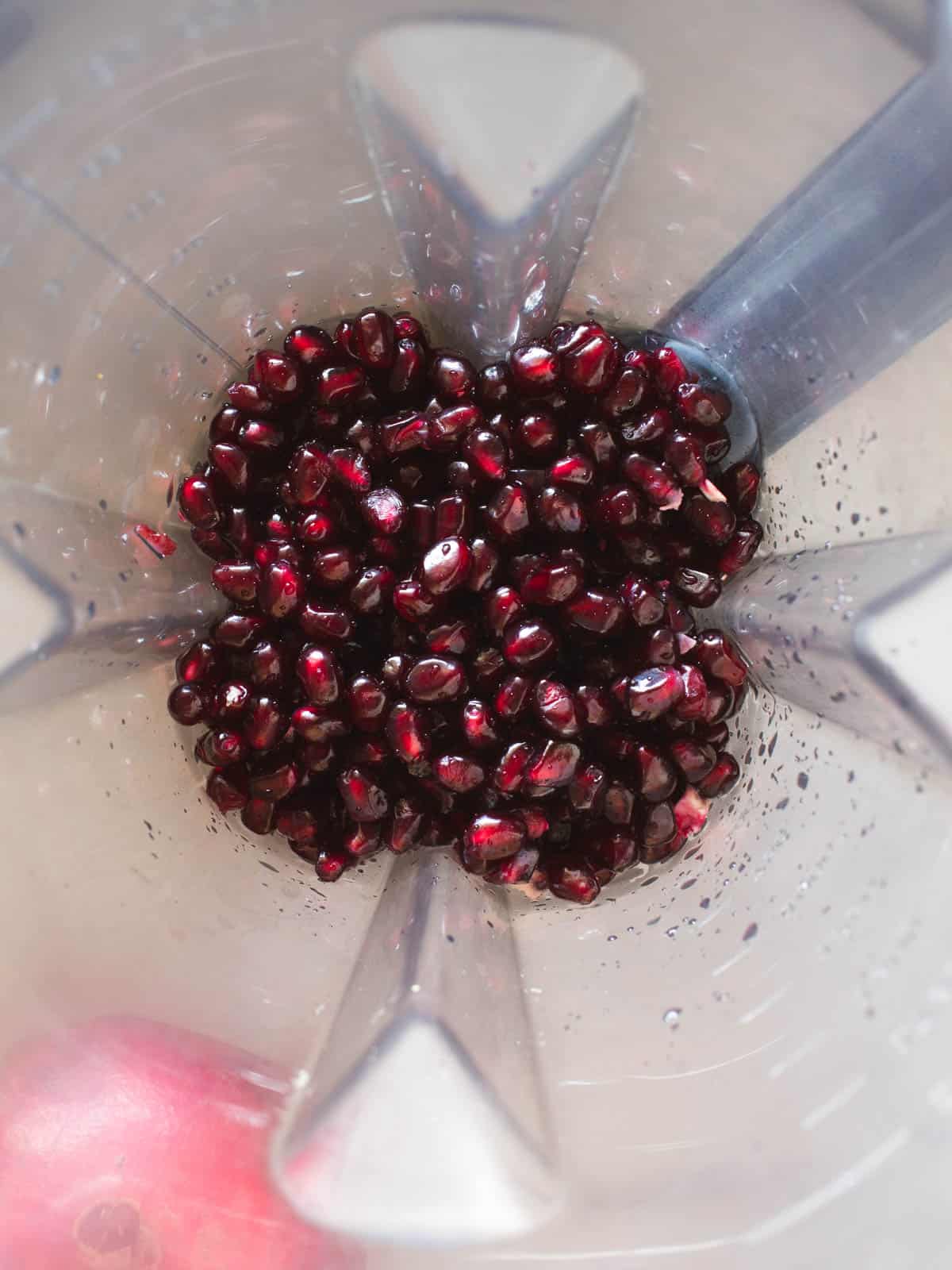 pomegranates seeds in blender