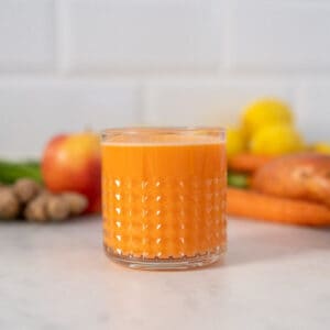 zumo de zanahoria, manzana y boniato.