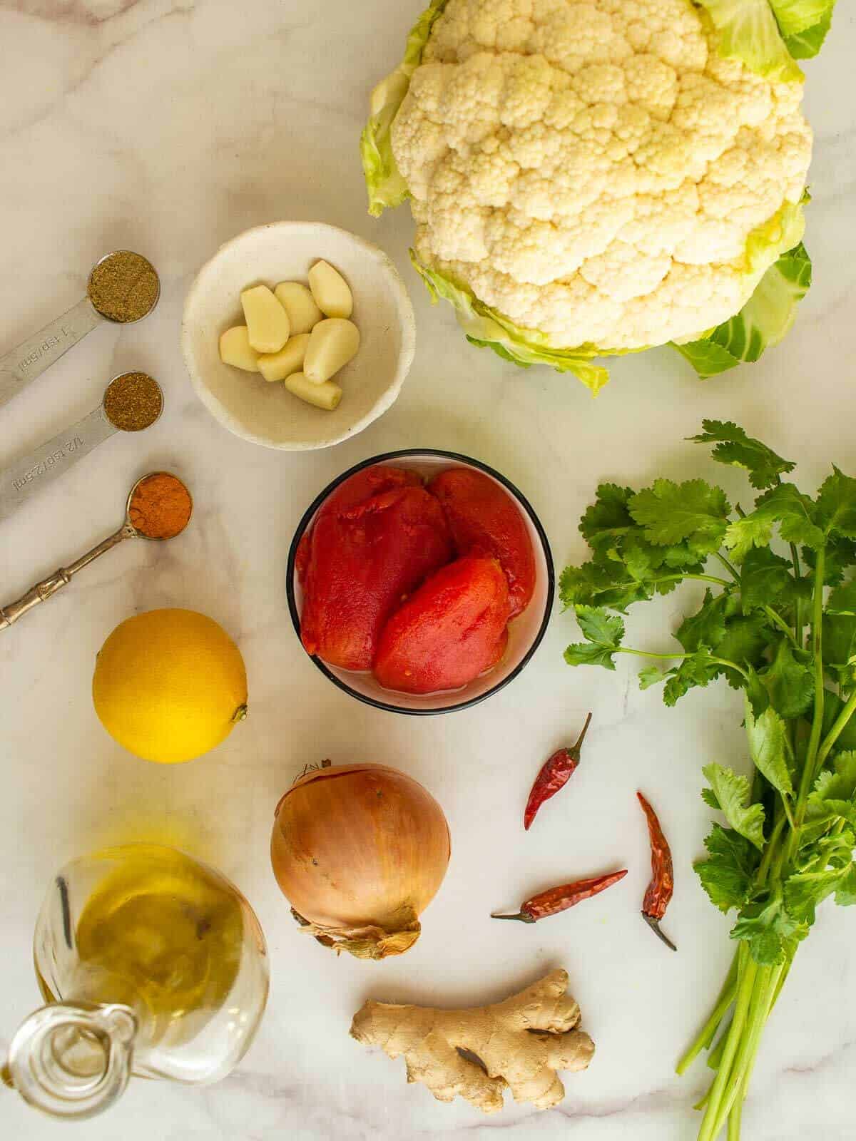 ingredientes para curry de coliflor.