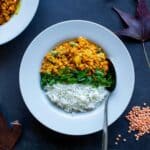 curry de lentejas rojas featured.