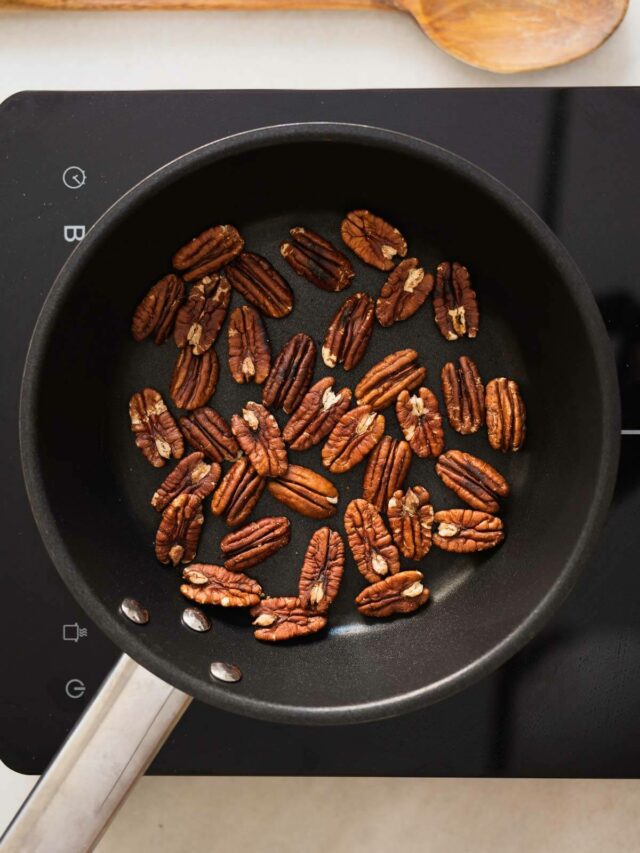 Bulbo De Hinojo Al Horno Con Peras Y Nueces Tostadas