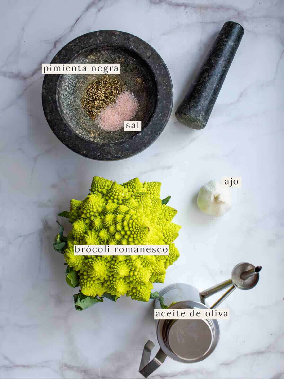 ingredientes para preparar la receta de brócoli romanesco.