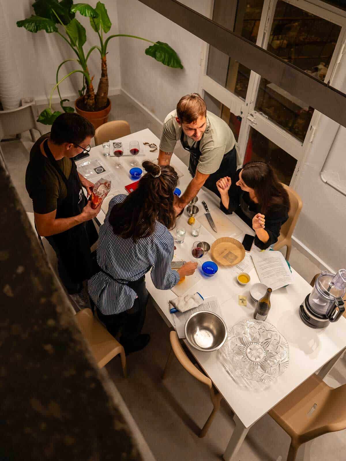 Participantes en taller de cocina en Málaga.